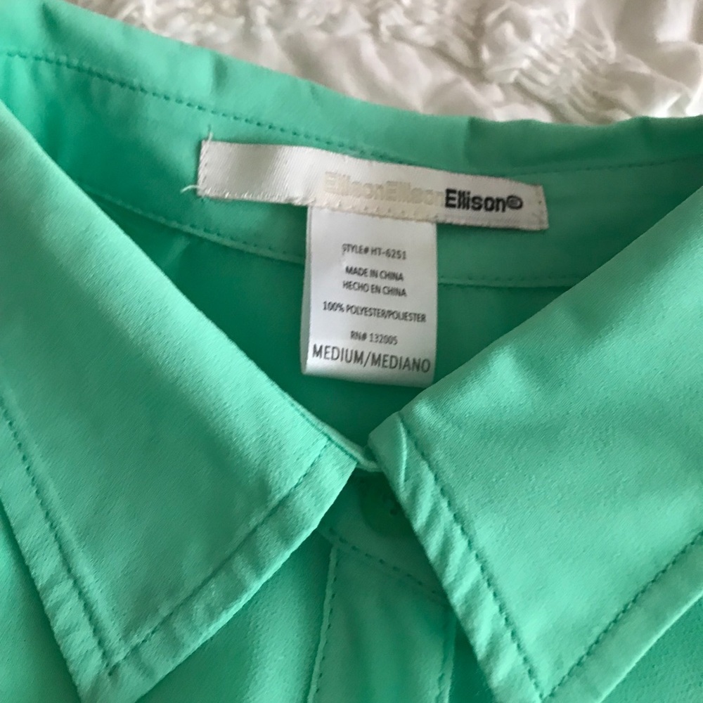 Spring shirt bundle - medium - Picture 6 of 8